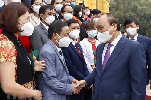 Chùm ảnh: Chủ tịch nước Nguyễn Xuân Phúc gặp mặt cán bộ y tế tiêu biểu toàn quốc