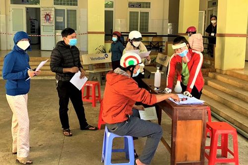 Số ca bệnh tăng nhanh, Đắk Lắk huy động nhân lực y tế tham gia chống dịch