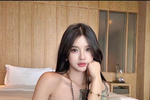Khoe hình xăm cực chất, gái xinh xứ Trung làm netizen mê mệt