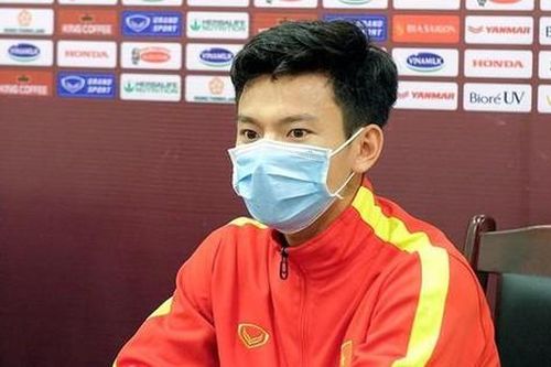 Hậu vệ Tuấn Tài kể về hành trình 'thần tốc' sang Campuchia chi viện cho U23 Việt Nam