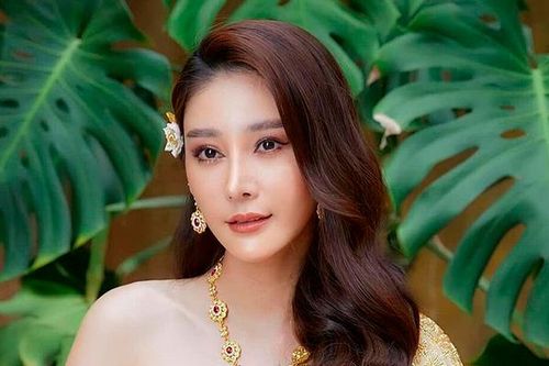 Mẹ diễn viên 'Chiếc lá cuốn bay' nộp thêm bằng chứng cho cảnh sát