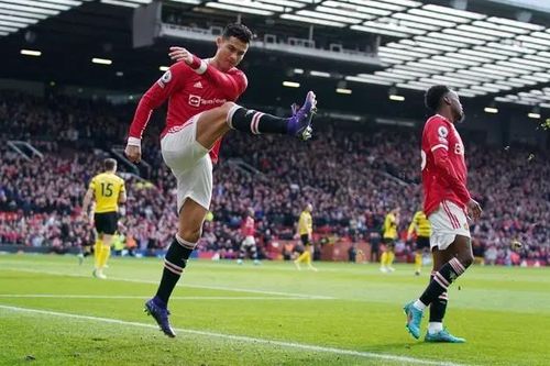 Ronaldo 10 trận mới ghi 1 bàn, tụt xuống hạng 69 Premier League