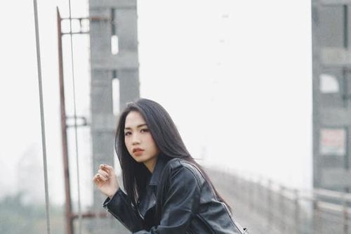 Hoa khôi sân bóng Trần Thị Duyên 'thả dáng' trong bộ ảnh mới, khác xa hình ảnh trên sân đến các chị cũng ngỡ ngàng