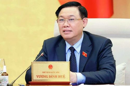 Chủ tịch Quốc hội đề nghị giám sát việc bình ổn thị trường xăng dầu trong nước