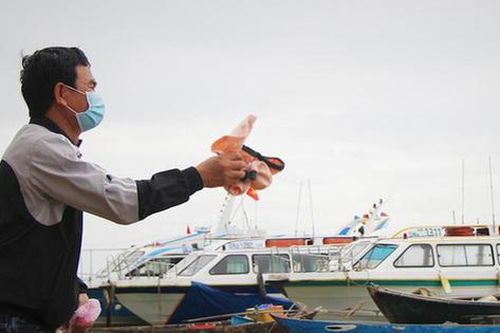 Đám tang đẫm nước mắt của những nạn nhân ở Hà Nội tử vong trong vụ lật ca nô
