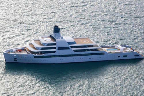 Du thuyền của tỷ phú Nga suýt bị đánh chìm ở Tây Ban Nha