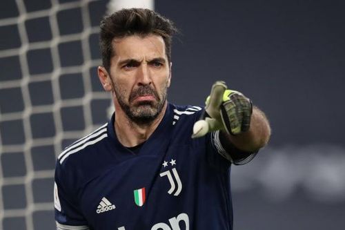 'Lão thủ thành' Buffon gia hạn với Parma, thi đấu tới năm… 46 tuổi