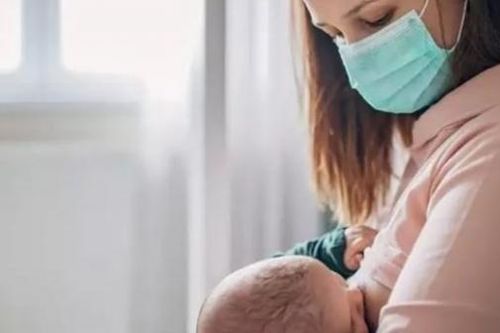 Mẹ nhiễm Covid-19 có nên cho con bú?