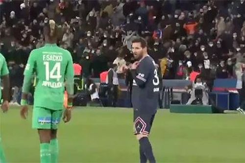 Messi xin đổi áo lần thứ 2 trong sự nghiệp