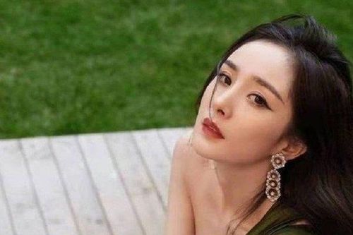 Dương Mịch diện váy xuyên thấu lạ mắt, nhan sắc ngày càng thăng hạng