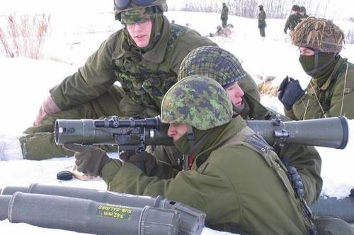 Phương Tây tăng cường viện trợ vũ khí Ukraine, ông Putin đưa ra 3 điều kiện giải quyết khủng hoảng