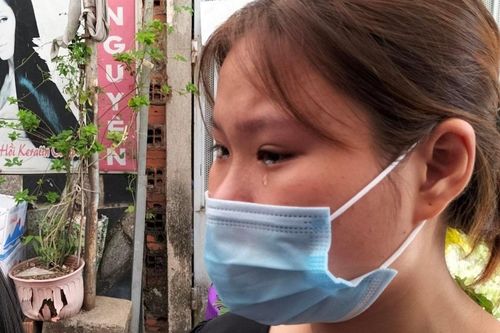 Con gái út nạn nhân tử vong trên biển Cửa Đại: 'Mấy hôm nay không được mẹ đưa đi học, em nhớ mẹ lắm'