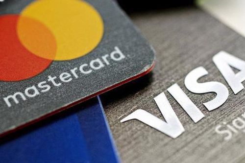 Nhiều ngân hàng Nga bị Visa, Mastercard chặn giao dịch theo lệnh trừng phạt từ Mỹ