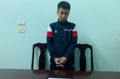 Giả dạng học sinh mang ma túy đi bán lẻ