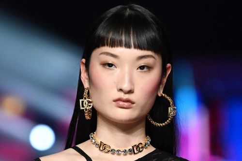 Trào lưu tô son bóng trở lại