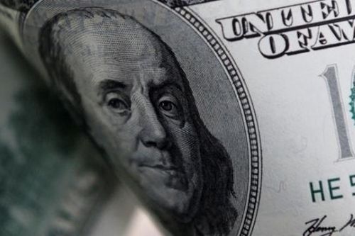 Bắt đầu từ ngày 2/3, Putin cấm xuất khẩu ngoại tệ tiền mặt trên 10.000 USD