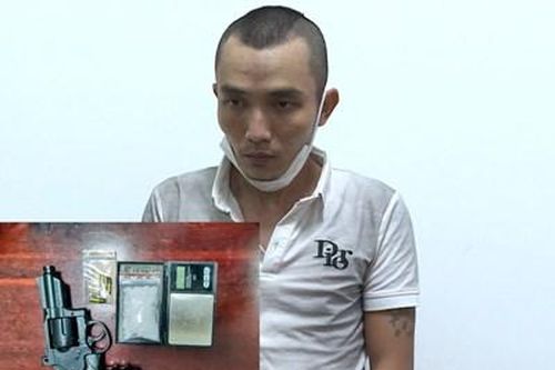 Thu giữ súng, đạn tại nhà đối tượng tàng trữ trái phép chất ma túy