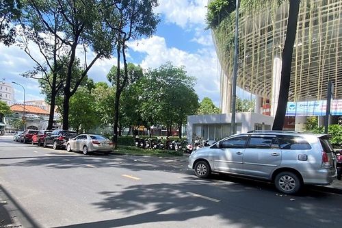 Bài 1: Thành phố Hồ Chí Minh chỉ duy nhất còn một con đường không bị lấn chiếm