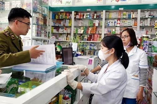 Thừa Thiên - Huế: Xử phạt 3 nhà thuốc do bán thuốc điều trị Covid-19 không phép