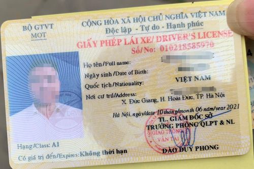 Phát hiện đối tượng nghi dùng giấy phép lái xe giả