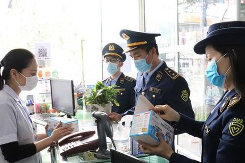 Yêu cầu nhà thuốc niêm yết giá kit-test; xử lý nghiêm hành vi đầu cơ, găm hàng tăng giá