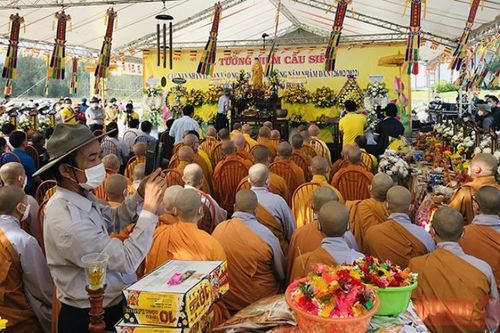 Lễ cầu siêu cho các nạn nhân tử vong trong vụ lật ca nô tại Hội An