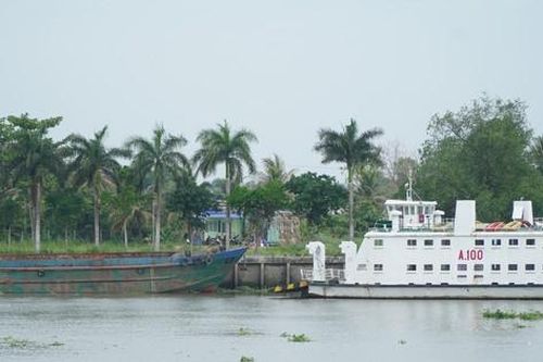 Tiềm ẩn tai nạn đường thủy tại phà Đình Khao