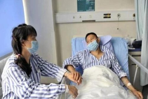 Hai vợ chồng đều ung thư ruột chỉ vì thói quen này