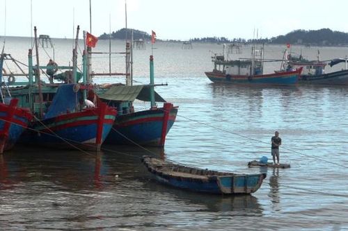 Thanh Hóa: Xăng dầu đội giá, nhiều ngư dân 'gác thuyền'