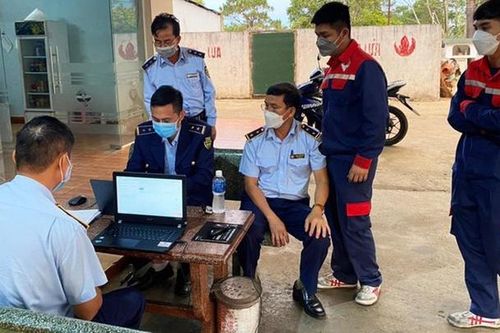 Chỉ bán 30.000 đồng/lần, cửa hàng xăng dầu bị xử phạt