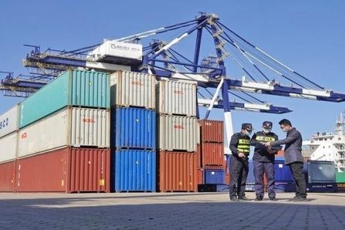 Chuyên gia: Xung đột Nga-Ukraine thúc đẩy xuất khẩu của Trung Quốc