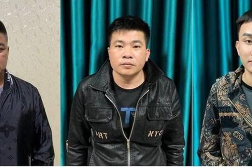 Triệt phá 'boongke' cờ bạc, phát hiện 14 F0