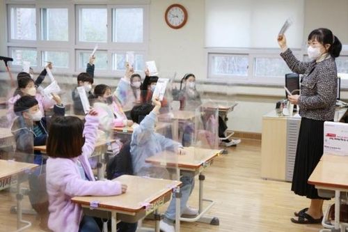 Bước đi táo bạo của các nước giữa 'sóng thần' Covid-19