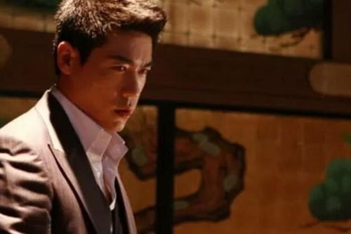 Tài tử 'Nữ hoàng nội trợ' bị bắt vì say xỉn, gây náo loạn ở biệt thự
