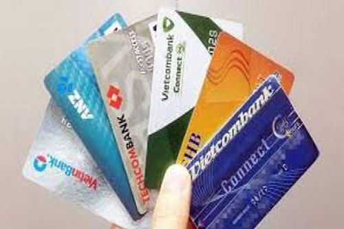 Hai phụ nữ thu mua hàng loạt tài khoản ngân hàng để bán kiếm lời