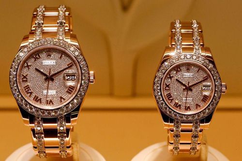 Giới nhà giàu Nga đổ xô mua trang sức, đồng hồ xa xỉ để bảo vệ tài sản