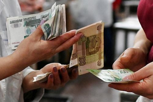 Fitch hạ xếp hạng tín nhiệm nợ của Nga
