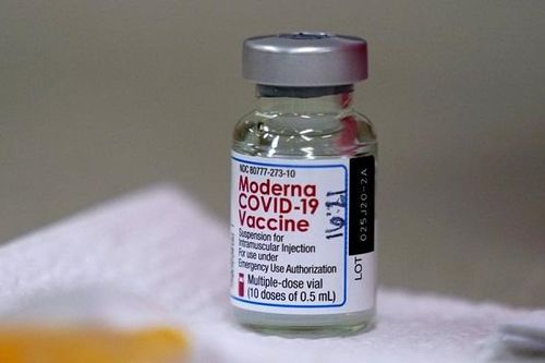 Tăng hạn dùng vaccine Moderna thêm 2 tháng