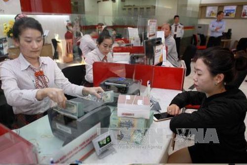 Ngân hàng với cuộc đua công nghệ và tăng vốn