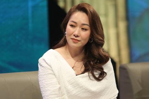Hoa hậu Ngô Phương Lan, ca sĩ Mỹ Dung chia sẻ về mẹ