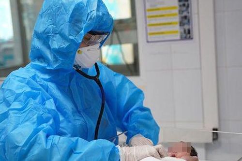 Ca mắc COVID-19 ở trẻ em gia tăng: Chuyên gia nhi khoa khuyến cáo gì các phụ huynh?
