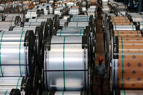 Thị trường kim loại bứt phá, giá nhôm lập đỉnh mới