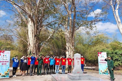 Phát động Chương trình 'Tháng Ba biên giới' năm 2022