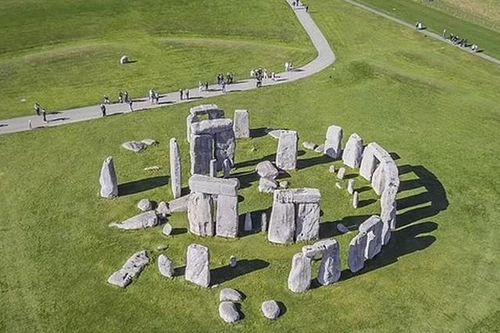 Cực choáng lời giải bí ẩn ngàn năm ở bãi đá cổ Stonehenge