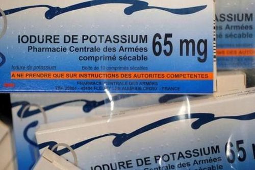 Vì sao cư dân Trung Âu đổ xô đi mua i-ốt?