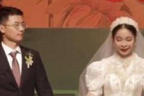 Bị ép chia tay, 10 năm sau cặp đôi kết hôn khiến bố 'tâm phục khẩu phục'
