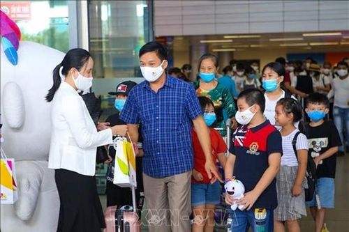Đang đi du lịch dính F0, xử sao để cả đoàn không lo sợ, vỡ tour
