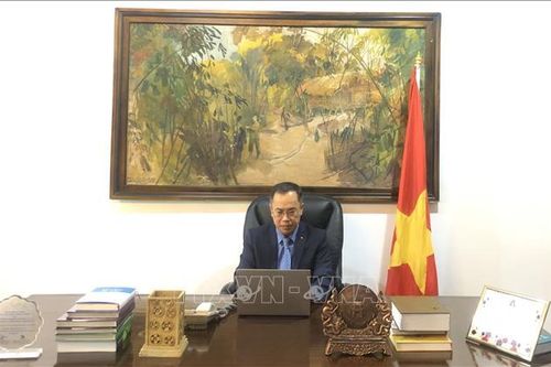 Diễn đàn đối thoại với doanh nhân kiều bào về đầu tư và thương mại