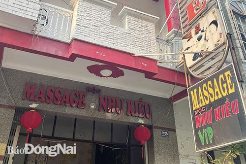Phát hiện nhân viên cơ sở massage hoạt động kích dục
