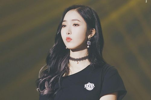 Thành viên GFriend khóc khi nghe tin nhóm tan rã